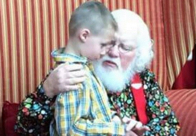 MAJKA NIJE MOGLA ZADRŽATI SUZE: Dječak priznao Djedu Mrazu 'mračnu tajnu', a on mu rekao nešto što mu je promijenilo život! (VIDEO)