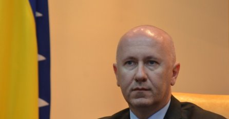 Dunović uputio čestitku u povodu Badnjeg dana i Božića