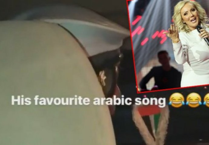 TOTALNI HIT: Taksista u Emiratima pjeva Breninu pjesmu, pleše i pada u trans! (VIDEO)