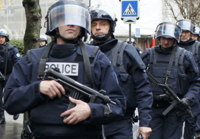 Vanredno za Božić: 97.000 pripadnika vojske i policije na ulicama Francuske