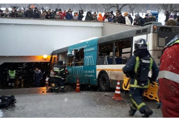 Autobus sletio u pothodnik, najmanje petero mrtvih, deseci ozlijeđeni u Moskvi (FOTO, VIDEO)