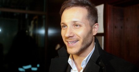 POZNATI PJEVAČ SE BORI SA BOLEŠĆU: Otvoreno progovorio o problemu i TEŠKIM MUKAMA