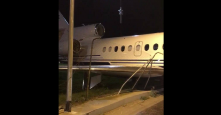 Jak vjetar na Malti zabio avion u zgradu (VIDEO)
