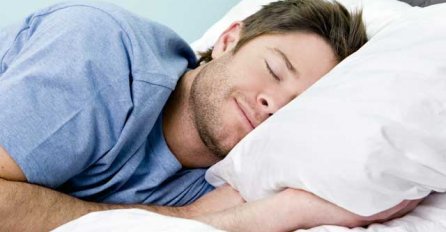 Za vaše zdravlje je vrlo važno KAKO SPAVATE, evo šta znači ako spavate na LIJEVOJ STRANI