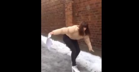 Kako su Ruskinje naučile da hodaju po ledu NA VISOKIM ŠTIKLAMA?  (VIDEO)