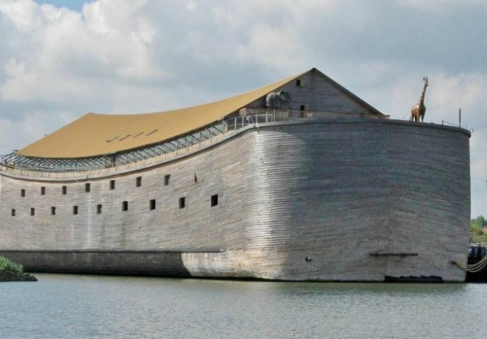 Potrošio 20 godina da napravi pravu Nojevu arku: Kada vidite unutrašnjost, ostat ćete bez riječi! (VIDEO)