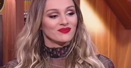 ANABELINA OBJAVA NA DRUŠTVENOJ MREŽI IZNENADILA MNOGE: Ispijeno lice i podočnjaci, neprepoznatljiva!