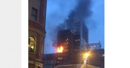 Gori zgrada u centru Manchestera (VIDEO)