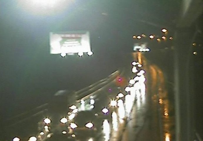 STANJE NA PUTEVIMA: Gužve na nekoliko graničnih prijelaza u BiH