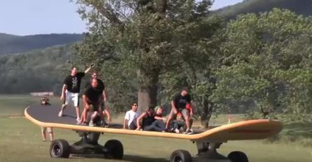 EKSTREMNO ! 15 LJUDI ISTOVREMENO NA NAJVEĆEM SKEJTU NA SVIJETU (VIDEO)