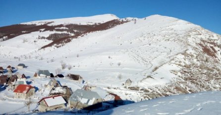 Pljačkaši u Lukomiru polupali prozore, obili vrata i devastirali deset kuća