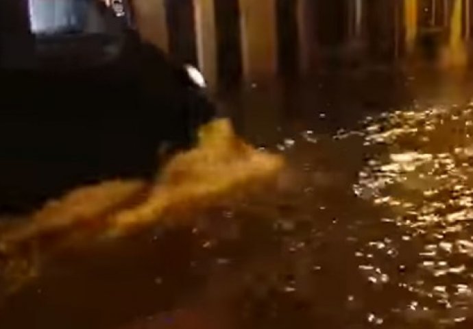 SNAŽNA OLUJA POGODILA EVROPU: Na hiljade domova ostalo bez struje, ulice pod vodom (VIDEO)