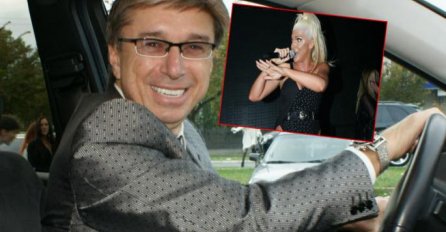 POPOVIĆ SA ŽENOM STIGAO NA NASTUP JELENE KARLEUŠE: A ona uzela mikrofon i isprozivala ga pred svima! 