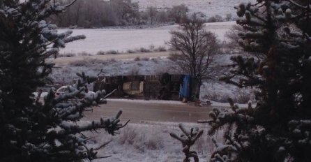 Autobus kod Livna sletio s ceste, ima povrijeđenih