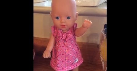 Šta vi čujete? Ova mama misli da lutka psuje, objavila je video pa pokrenula raspravu (VIDEO)