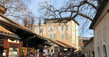 Lijepo vrijeme izmamilo građane na ulice Sarajeva (FOTO)