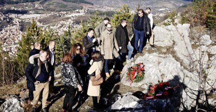 Delegacija SDP-a BiH položila vijence na Kazanima