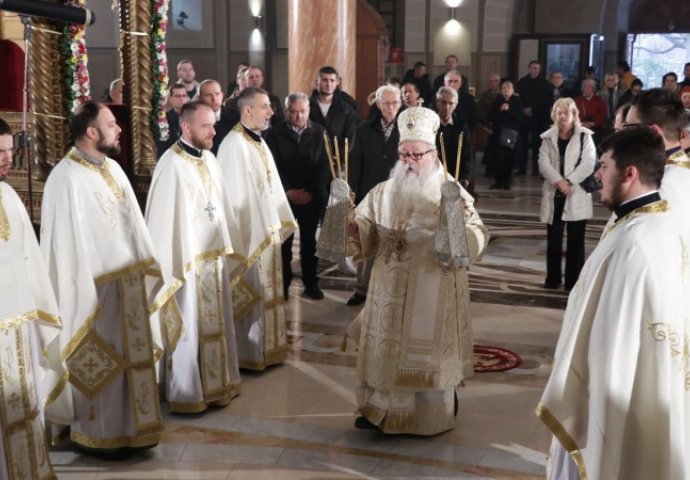 U svim crkvama u BiH počelo služenje Božićne liturgije