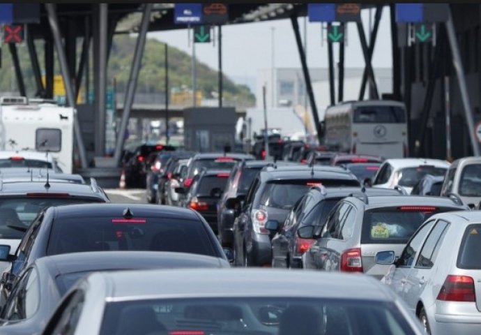 Pojačan promet vozila na graničnim prijelazima na sjeveru BiH