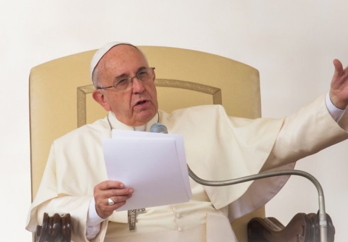 Papa Franjo: Bojim se nuklearnog rata, svijet je na samoj granici