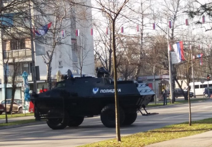 NEUSTAVNI DAN RS:  U centru Banje Luke policijske snage, zabranjen rad lokala i točenje alkohola