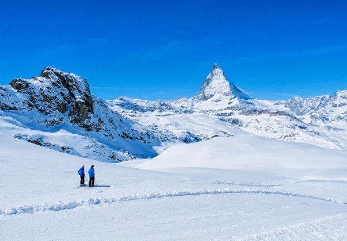 Švicarsko skijalište zatrpano snijegom, 13 hiljada turista odsječeno od svijeta
