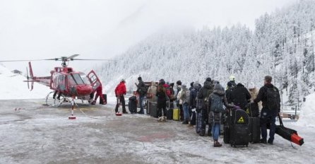 Hiljade turista zarobljeno u švicarskom odmaralištu na Alpama