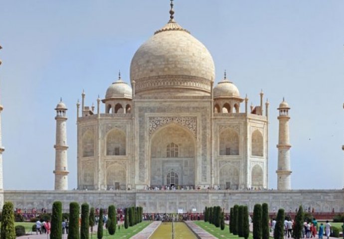 Indija uvodi pravila: Evo koliko ljudi će dnevno moći da posjeti Tadž Mahal (FOTO) (VIDEO)