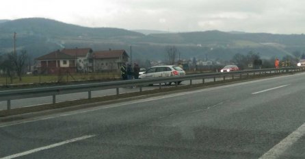 Nesreća na autoputu Visoko - Sarajevo, saobraćaj usporen