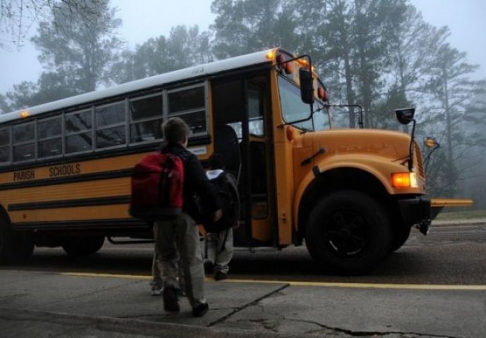 Dječak je ušao u školski autobus plačući: Kad je vozač saznao razlog, URADIO JE NEŠTO NEVJEROVATNO! (FOTO)