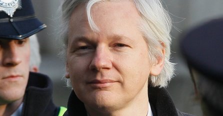 Ekvador dao državljanstvo Assangeu, ali London ga ne želi pustiti