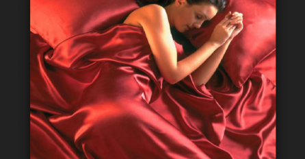 NE ZANEMARUJTE OVO UPOZORENJE: Ako imate crvenu ili crnu posteljinu, ODMAH je promijenite!