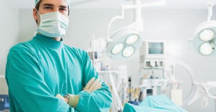 JESTE LI SE IKADA ZAPITALI: Znate li zašto hirurzi tokom operacija nose plave ili zelene uniforme?