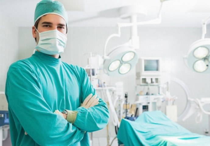 JESTE LI SE IKADA ZAPITALI: Znate li zašto hirurzi tokom operacija nose plave ili zelene uniforme?