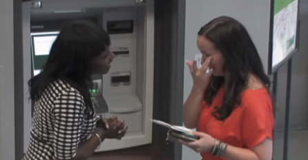 Ova majka podizala novac sa bankomata: Kad je vidjela ekran, suze su same počele da teku! (VIDEO)