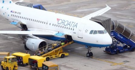 Grom udario u avion Croatia Airlinesa