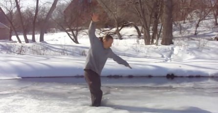 Hodao po ledu i propao u vodu: Preživio je samo je je znao OVO! (VIDEO)