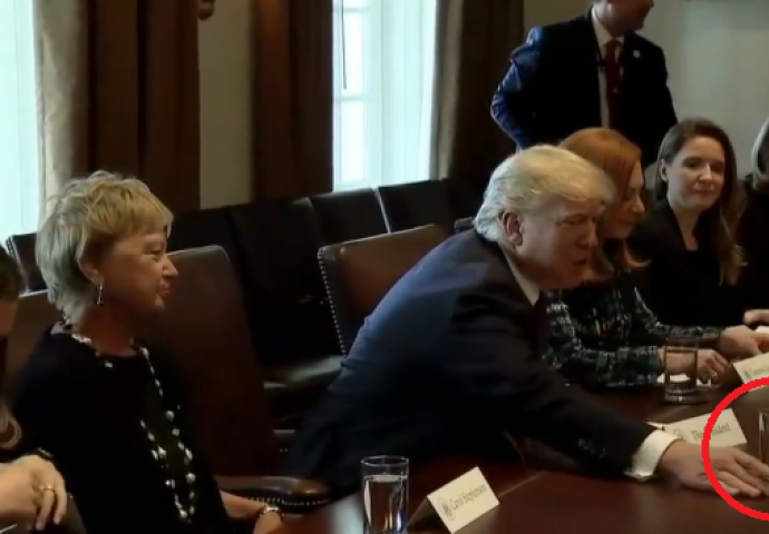 VIŠE NE MOŽE DA KRIJE: Ovaj detalj otkriva da Trump pati  od OZBILJNOG POREMEĆAJA? (VIDEO)