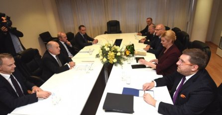 Inzko : Najvažnije je da postoji politička volja