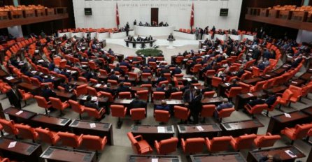 Turski parlament izglasao produženje vanrednog stanja za još tri mjeseca