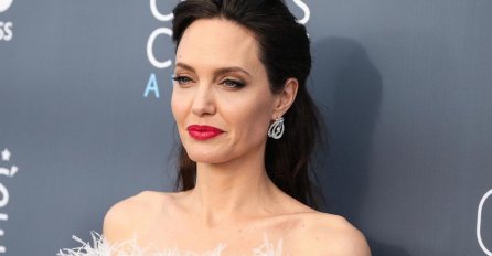 ZAPANJUJUĆE ČINJENICE: Evo ko je u stvari Angelina Jolie, ovi detalji lede krv u žilama