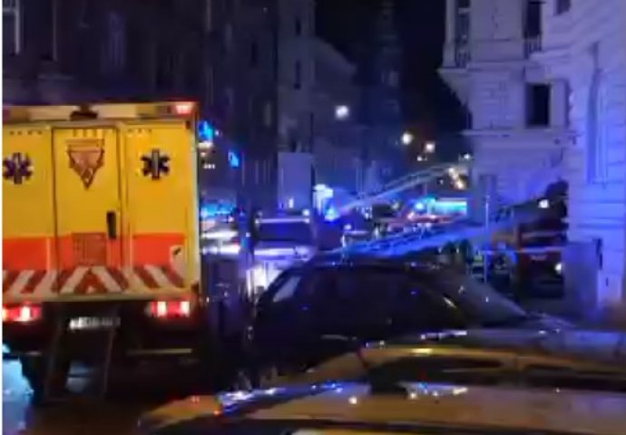 Požaru u hotelu u centru grada: Dvoje poginulih, deseci povrijeđenih, evakuacija u toku