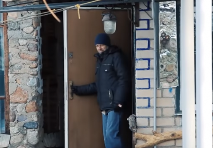VELIKA REVOLUCIJA: Nećete vjerovati od čega je sagradio kuću na tri sprata! (VIDEO)