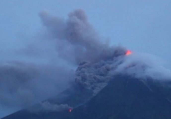 Opasnost od erupcije vulkana na Filipinima, evakuirano više od 27.000 ljudi