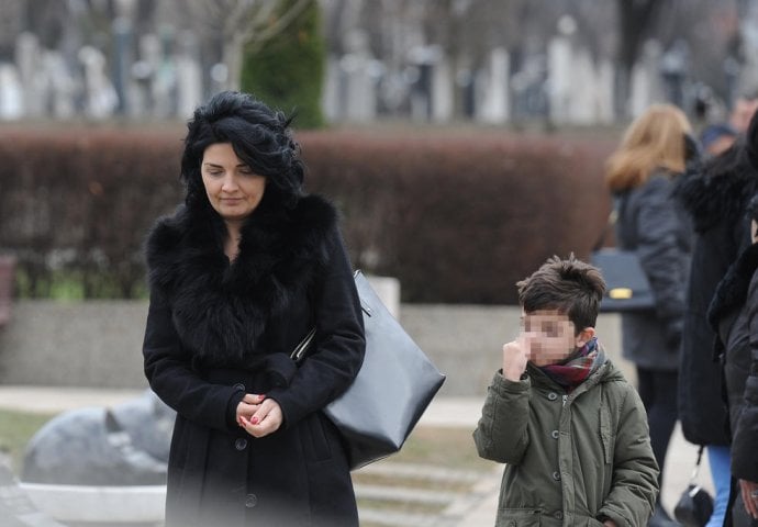 JUČER POSJETIO OČEV GROB: Oliverova supruga otkrila potresne riječi malog Bogdana od kojih će vam prepući srce! (FOTO)