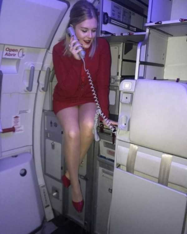 plane-girls-4