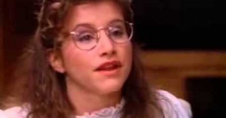 BILA JE NEUGLEDNA ŠTREBERKA I LUDO ZALJUBLJENA U BRENDONA: Danas svojim izgledom ostavlja bez teksta 