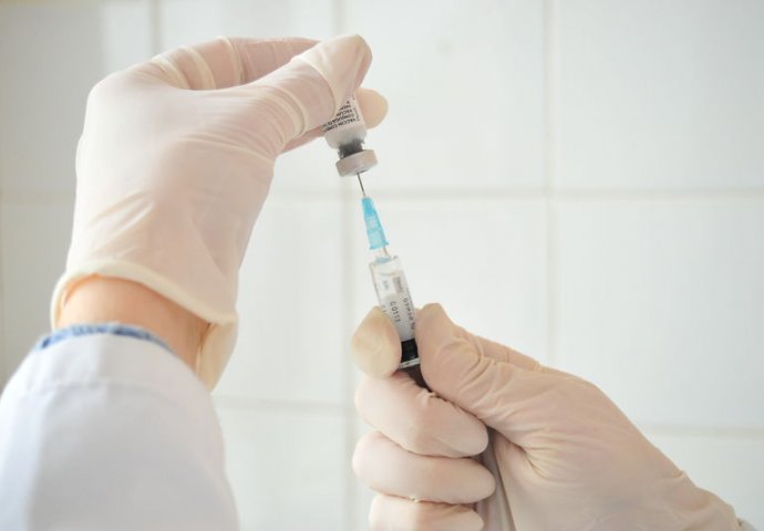 ANKETA: Treba li vakcinisati djecu? 
