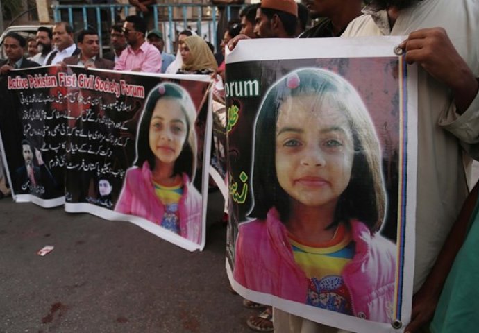  Uhićen silovatelj i ubica 7-godišnje Zainab, otac zahtijeva javno vješanje (VIDEO)