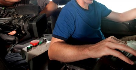 SVI SMO VOLJELI NJEGOVE EMISIJE: Poznati voditelj preminuo  u 39. godini!